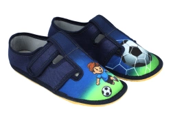 Chłopięce kapcie barefoot elastyczne ze skórzaną wkładką lekkie zmienne Raweks Zuzia 02 piłkarze kapcie na rzepy do przedszkola