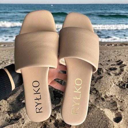 Ryłko klapki damskie 0AGH2_V płaska podeszwa beżowe klapki damskie ze skóry